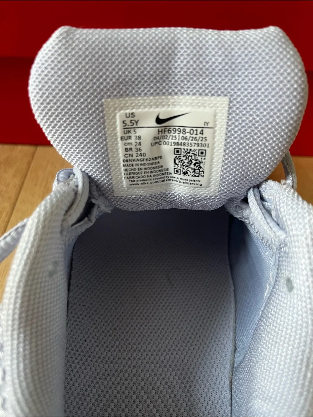 Nike Kids Vomero 5 Light Blue/White Sneakers Size 5.5Y